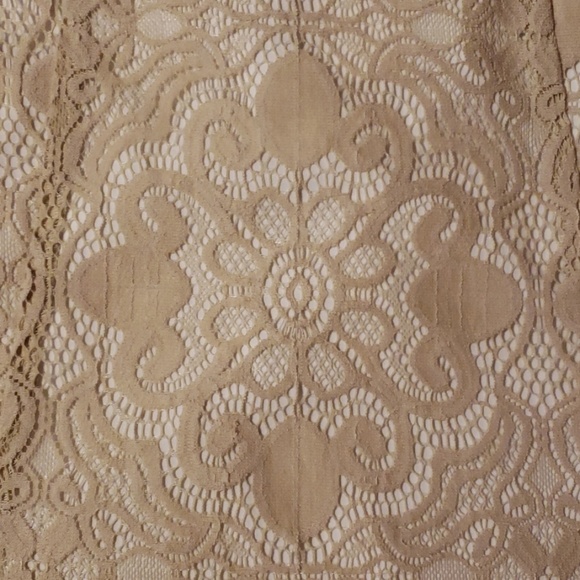 NY & Co straight/pencil skirt lace - Picture 2 of 3